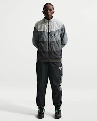 Nike Sportswear Men's Woven Trousers. Nike UK